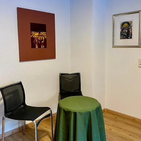 Apartment Modern Renovierte Mit Kunstambiente *