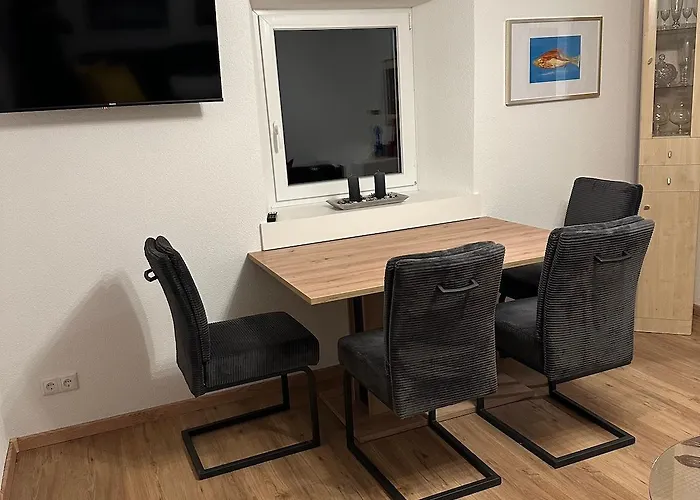 Modern Renovierte Mit Kunstambiente