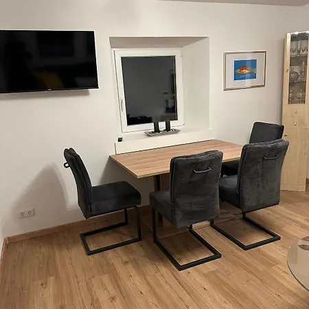 Modern Renovierte Mit Kunstambiente